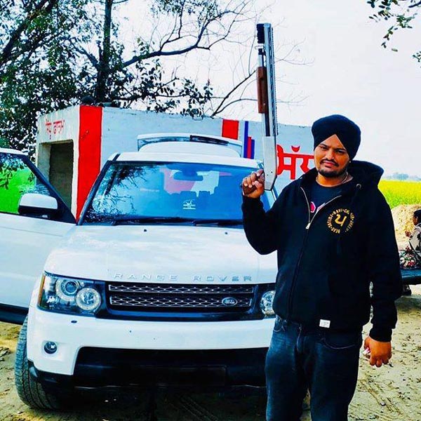 ಟಿಂಟೆಡ್ ಗ್ಲಾಸ್ ಕಾರಿನಲ್ಲಿ ಬಂದು ಸಿಕ್ಕಿಬಿದ್ದ ಜನಪ್ರಿಯ ಗಾಯಕ