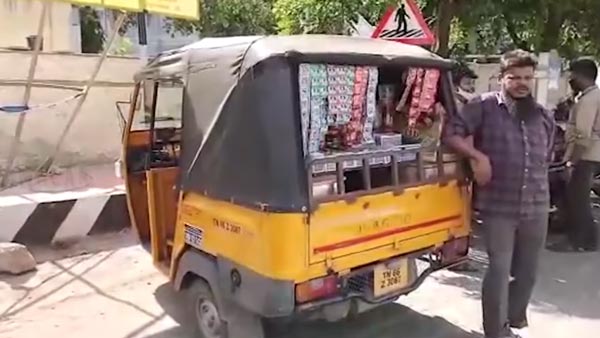 ಲಾಕ್ಡೌನ್ ಎಫೆಕ್ಟ್: ಆಟೋ ರಿಕ್ಷಾವನ್ನೆ ದಿನಸಿ ಅಂಗಡಿಯಾಗಿ ಬದಲಿಸಿದ ಆಟೋ ಡ್ರೈವರ್