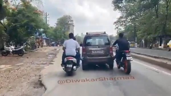 ಕೆಟ್ಟು ನಿಂತ ವಾಹನಗಳನ್ನು ತಳ್ಳುವ ಜನಪ್ರಿಯ ವಿಧಾನವಿದು