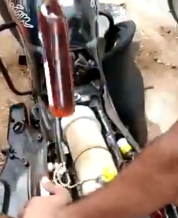 ಬೈಕ್ನಡಿ ಅಕ್ರಮ ಮದ್ಯ ಸಾಗಣೆ, ಕೊನೆಗೂ ಸಿಕ್ಕಿಬಿದ್ದ ಖದೀಮರು