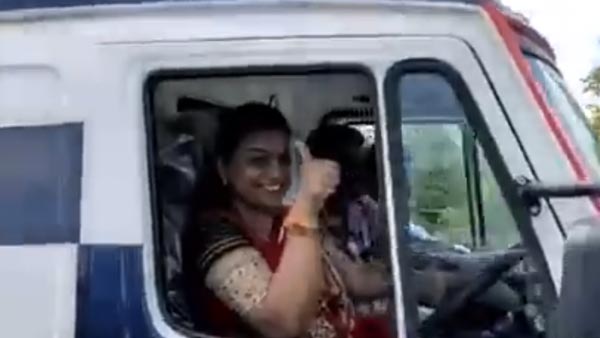 ಆಂಬ್ಯುಲೆನ್ಸ್ ಚಾಲನೆ ಮಾಡಿದ ನಟಿ ರೋಜಾ