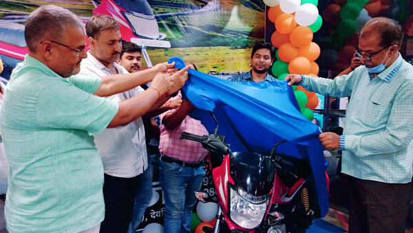 ಹೊಸ ಬಜಾಜ್ ಪ್ಲಾಟಿನಾ 100 ಇಎಸ್ ಬೈಕಿನ ವಿತರಣೆ ಆರಂಭ