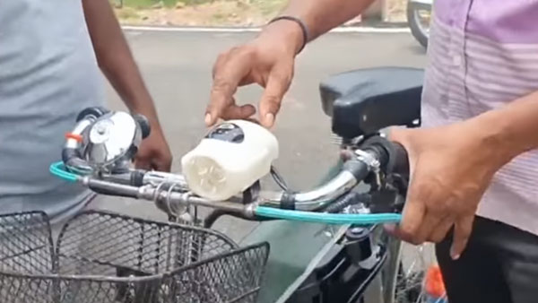 ಸೈಕಲ್ ಸವಾರಿಯನ್ನು ಸುಲಭವಾಗಿಸಿಕೊಂಡ ಫ್ಯಾಕ್ಟರಿ ಕಾರ್ಮಿಕ