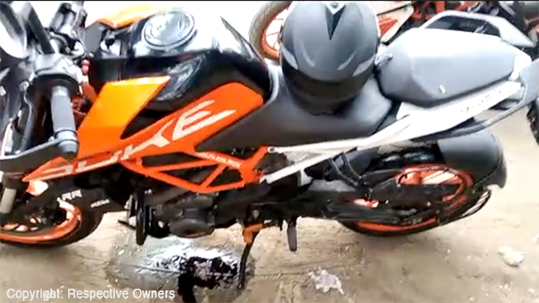 ಚಲಿಸುವಾಗಲೇ ಮುರಿದುಬಿತ್ತು ಕೆಟಿಎಂ ಡ್ಯೂಕ್ 390 ಬೈಕಿನ ಎಂಜಿನ್ ಕೇಸ್