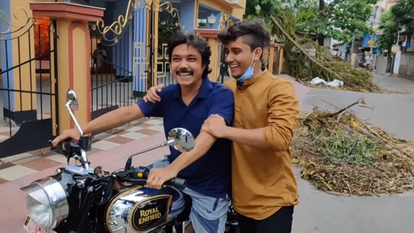 ತಂದೆಗೆ ನೆಚ್ಚಿನ ಬೈಕ್ ಗಿಫ್ಟ್ ನೀಡಿದ ಯೂಟ್ಯೂಬ್ ಚಾನೆಲ್ ಮಾಲೀಕ