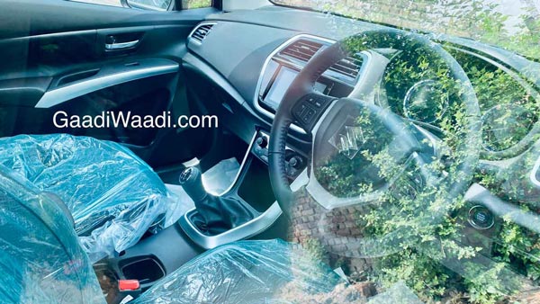 ಡೀಲರ್ ಬಳಿ ಕಾಣಿಸಿಕೊಂಡ ಮಾರುತಿ ಎಸ್-ಕ್ರಾಸ್ ಪೆಟ್ರೋಲ್ ಆವೃತ್ತಿ