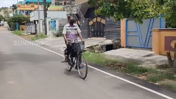 ಸೈಕಲ್ ಸವಾರಿಯನ್ನು ಸುಲಭವಾಗಿಸಿಕೊಂಡ ಫ್ಯಾಕ್ಟರಿ ಕಾರ್ಮಿಕ