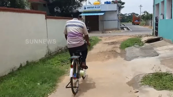 ಸೈಕಲ್ ಸವಾರಿಯನ್ನು ಸುಲಭವಾಗಿಸಿಕೊಂಡ ಫ್ಯಾಕ್ಟರಿ ಕಾರ್ಮಿಕ