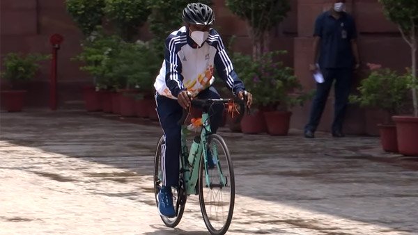 ರಾಷ್ಟ್ರಪತಿಗಳಿಂದಲೇ ಸೈಕಲ್ ಗಿಫ್ಟ್ ಪಡೆದ ವಿದ್ಯಾರ್ಥಿ