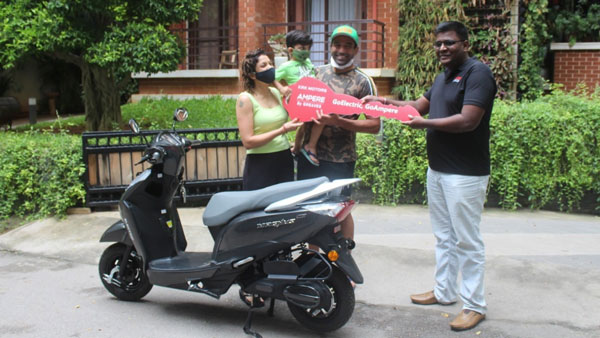 ಆಂಪಿಯರ್ ಎಲೆಕ್ಟ್ರಿಕ್ ಸ್ಕೂಟರ್ ವಿತರಣೆ ಪಡೆದ ರಾಬಿನ್ ಉತ್ತಪ್ಪ