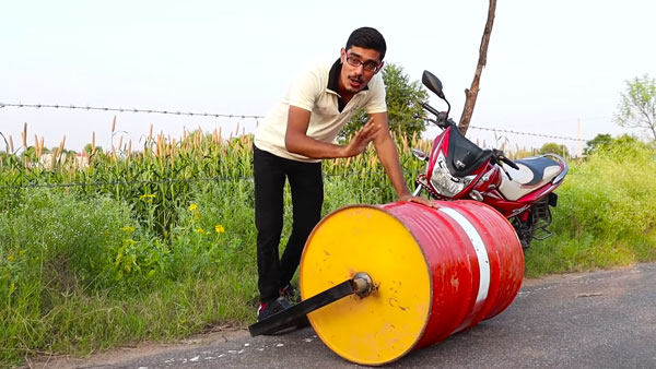 ರೋಡ್ ರೋಲರ್ ನಂತೆ ಮಾಡಿಫೈಗೊಂಡ ಟಿವಿಎಸ್ ವಿಕ್ಟರ್ ಬೈಕ್