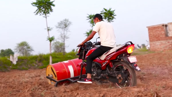 ರೋಡ್ ರೋಲರ್ ನಂತೆ ಮಾಡಿಫೈಗೊಂಡ ಟಿವಿಎಸ್ ವಿಕ್ಟರ್ ಬೈಕ್
