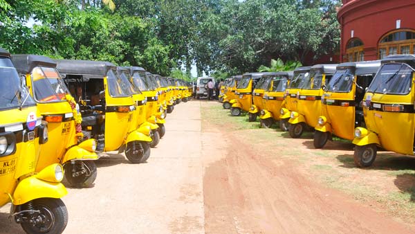 ವೈದ್ಯ ವೃತ್ತಿ ಬಿಟ್ಟು ಆಟೋ ಡ್ರೈವರ್ ಆದ ಸರ್ಕಾರಿ ವೈದ್ಯ