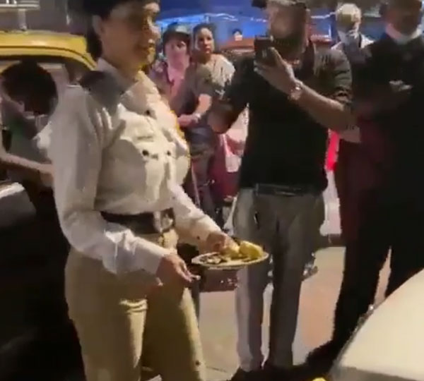 ಸಿಬ್ಬಂದಿಗೆ ದುಬಾರಿ ಬೆಲೆಯ ಕಾರನ್ನು ಗಿಫ್ಟ್ ಆಗಿ ನೀಡಿದ ಬಾಲಿವುಡ್ ನಟಿ