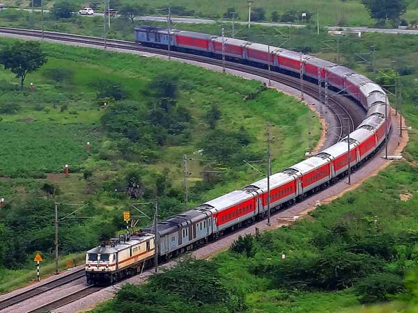 ಮೂರು ವರ್ಷದ ಮಗುವಿಗಾಗಿ ಮೊದಲ ಬಾರಿಗೆ ಇತಿಹಾಸ ಸೃಷ್ಟಿಸಿದ ರೈಲ್ವೆ ಪೊಲೀಸರು