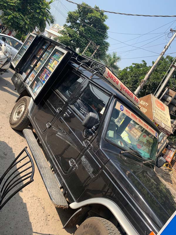 ಮೊಬೈಲ್ ಲೈಬ್ರರಿಯಾಗಿ ಬದಲಾದ ಮಹೀಂದ್ರಾ ಬೊಲೆರೊ ಪಿಕ್ ಅಪ್ ಟ್ರಕ್