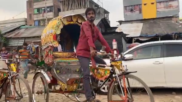ರಿಕ್ಷಾ ಕಳೆದುಕೊಂಡವನಿಗೆ ಹೊಸ ರಿಕ್ಷಾ ಕೊಡಿಸಿದ ಆಪದ್ಭಾಂಧವ