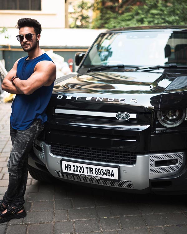 ಲ್ಯಾಂಡ್ ರೋವರ್ ಡಿಫೆಂಡರ್ ಆಫ್ ರೋಡ್ ಎಸ್ಯುವಿ ಖರೀದಿಸಿದ ನಟ ಆಯುಷ್ ಶರ್ಮಾ