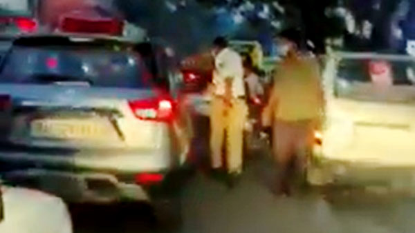 ಆಂಬ್ಯುಲೆನ್ಸ್ಗೆ ದಾರಿ ಮಾಡಿಕೊಡಲು 2 ಕಿ.ಮೀ ದೂರ ಓಡಿದ ಟ್ರಾಫಿಕ್ ಪೊಲೀಸ್