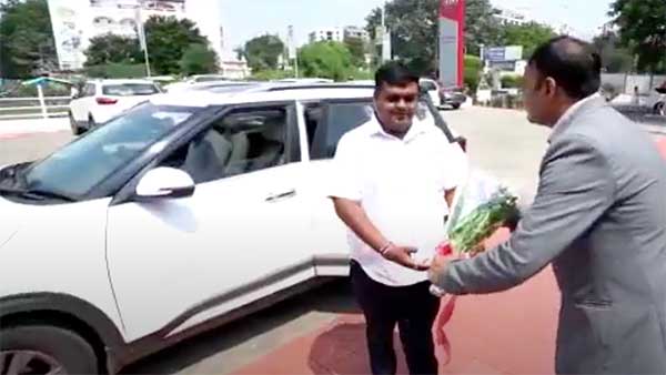 ಹೊಸ ಸ್ಟೈಲ್'ನಲ್ಲಿ ಸೊನೆಟ್ ಎಸ್ಯುವಿ ವಿತರಿಸಿದ ಕಿಯಾ ಮೋಟಾರ್ಸ್