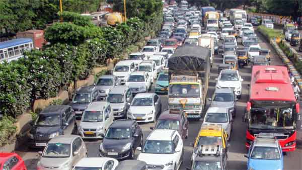 ಕರೋನಾ ವೈರಸ್ ಎಫೆಕ್ಟ್: ಭಾರೀ ಪ್ರಮಾಣದಲ್ಲಿ ಏರಿಕೆಯಾದ ವಾಹನ ದಟ್ಟಣೆ