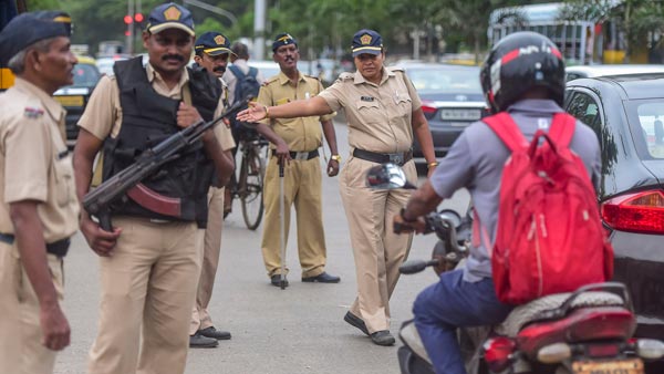 ದಂಡ ಪಾವತಿಸದವರ ಕಾರುಗಳನ್ನು ವಶಕ್ಕೆ ಪಡೆಯಲು ಮುಂದಾದ ಸಂಚಾರಿ ಪೊಲೀಸರು