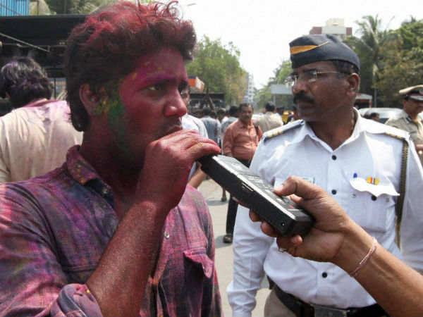 ಆಲ್ಕೋಹಾಲ್ ಬ್ರೀತ್ ಅನಾಲೈಜರ್ ಬಳಕೆಗೆ ಬ್ರೇಕ್ ಹಾಕಿದ ಕರೋನಾ ವೈರಸ್