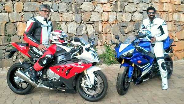 ಬೈಕ್ ಪ್ರವಾಸದ ವೇಳೆ ಅಭಿಮಾನಿ ಜೊತೆಗೆ ಫೋಟೋ ಕ್ಲಿಕ್ಕಿಸಿಕೊಂಡ ನಟ