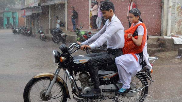 ಬೈಕ್ ಸವಾರರೇ ಎಚ್ಚರ: ರೇರ್ ವೀವ್ ಮಿರರ್ ಬಳಸದಿದ್ದರೂ ಬೀಳಲಿದೆ ದಂಡ