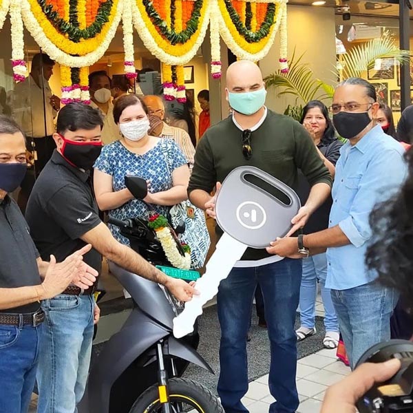 ಪುಣೆಯಲ್ಲಿ ಹೊಸ ಎಲೆಕ್ಟ್ರಿಕ್ ಸ್ಕೂಟರ್ ಮಾರಾಟಕ್ಕೆ ಅಧಿಕೃತವಾಗಿ ಚಾಲನೆ ನೀಡಿದ ಎಥರ್
