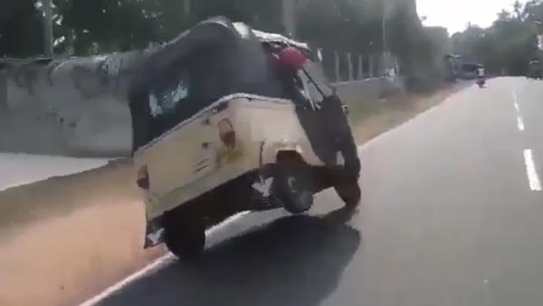 ಫ್ಲೈಓವರ್ ಮೇಲೆ ಅಪಾಯಕಾರಿ ಸ್ಟಂಟ್ ಮಾಡಿದ ಕಾರುಗಳನ್ನು ವಶಕ್ಕೆ ಪಡೆದ ಪೊಲೀಸರು