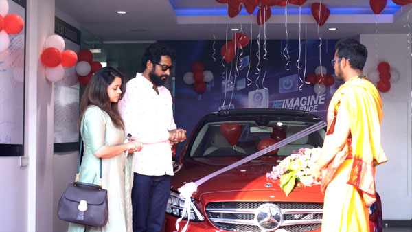 ಐಷಾರಾಮಿ ಮರ್ಸಿಡಿಸ್ ಬೆಂಝ್ ಸಿ-ಕ್ಲಾಸ್ ಕಾರನ್ನು ಖರೀದಿಸಿದ ಬಹುಭಾಷಾ ನಟಿ ಭಾವನಾ