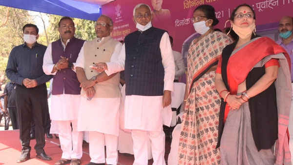 ಲೋ ಫ್ಲೋರ್ ಎಲೆಕ್ಟ್ರಿಕ್ ಬಸ್ಗಳ ಸಂಚಾರಕ್ಕೆ ಚಾಲನೆ ನೀಡಿದ ಮುಖ್ಯಮಂತ್ರಿ