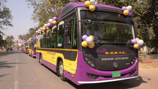 ಲೋ ಫ್ಲೋರ್ ಎಲೆಕ್ಟ್ರಿಕ್ ಬಸ್ಗಳ ಸಂಚಾರಕ್ಕೆ ಚಾಲನೆ ನೀಡಿದ ಮುಖ್ಯಮಂತ್ರಿ