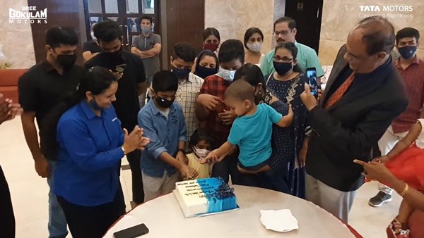 ಒಂದೇ ಬಾರಿಗೆ 10 ಯುನಿಟ್ ಟಾಟಾ ಸಫಾರಿ ಎಸ್ಯುವಿ ವಿತರಿಸಿದ ಟಾಟಾ ಮೋಟಾರ್ಸ್