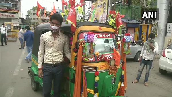 ಕರೋನಾ ವೈರಸ್ ಸೋಂಕಿತರಿಗೆ ಉಚಿತ ಸೇವೆ ನೀಡುತ್ತಾರೆ ಈ ಆಟೋ ಡ್ರೈವರ್