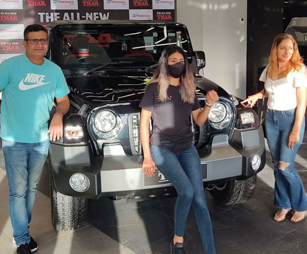 ಥಾರ್ ಎಸ್ಯುವಿ ವಿತರಣೆ ಪಡೆದುಕೊಂಡ ಶುಭ್ ಮನ್ ಗಿಲ್ ಕುಟುಂಬ