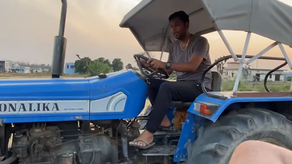 ಜಮೀನಿನ ಉಳುಮೆ ಕಾರ್ಯಕ್ಕೆ ಬಳಕೆಯಾದ ಹ್ಯುಂಡೈ ಕ್ರೆಟಾ ಎಸ್ಯುವಿ