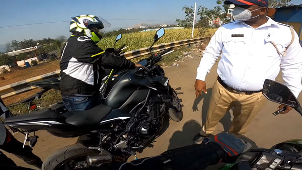 ಪುಣೆ-ಬೆಂಗಳೂರು ಹೆದ್ದಾರಿಯಲ್ಲಿ ಸೂಪರ್ಬೈಕ್ಗಳು ನಿಷೇಧ, 20ಕ್ಕೂ ಹೆಚ್ಚು ರೈಡರ್ಗಳಿಗೆ ಬಿತ್ತು ದಂಡ
