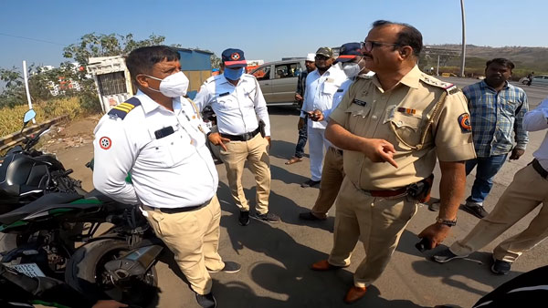ಪುಣೆ-ಬೆಂಗಳೂರು ಹೆದ್ದಾರಿಯಲ್ಲಿ ಸೂಪರ್ಬೈಕ್ಗಳು ನಿಷೇಧ, 20ಕ್ಕೂ ಹೆಚ್ಚು ರೈಡರ್ಗಳಿಗೆ ಬಿತ್ತು ದಂಡ