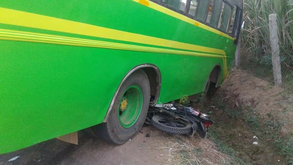 ರಸ್ತೆ ಅಪಘಾತದಲ್ಲಿ ಯುವಕನ ಪ್ರಾಣ ಉಳಿಸಿದ ಗುಣಮಟ್ಟದ ಹೆಲ್ಮೆಟ್