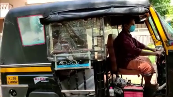 ಕರೋನಾ ಸೋಂಕಿತರ ಪಾಲಿಗೆ ಆಪದ್ಭಾಂದವನಾದ ಆಟೋ ಚಾಲಕ