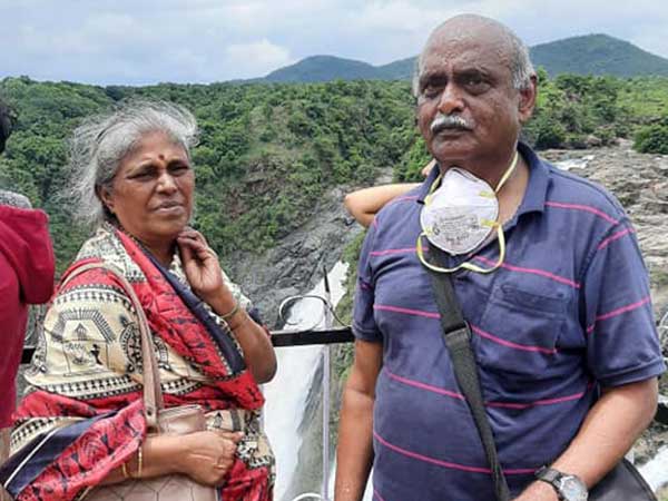 ರಾಯಲ್ ಎನ್ಫೀಲ್ಡ್ ಬುಲೆಟ್ ಬೈಕಿನಲ್ಲಿ ದೇಶ ಸುತ್ತುತ್ತಿದ್ದ ವೃದ್ಧ ದಂಪತಿಯ ಬಲಿ ಪಡೆದ ಕರೋನಾ ವೈರಸ್