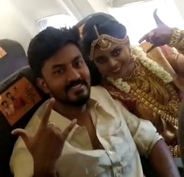 ಲಾಕ್ಡೌನ್ ಕಾರಣಕ್ಕೆ ವಿಮಾನದಲ್ಲಿ ಮದುವೆಯಾದ ಯುವಕ
