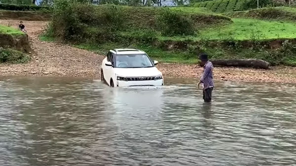 ವೇಗವಾಗಿ ಹರಿಯುತ್ತಿರುವ ನದಿ ನೀರಿನಲ್ಲಿ ಸರಾಗವಾಗಿ ಹೊರ ಬಂದ ಮಹೀಂದ್ರಾ ಎಕ್ಸ್ಯುವಿ300