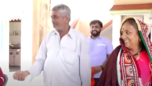 ಪೋಷಕರಿಗೆ ಐಷಾರಾಮಿ ಟೊಯೊಟಾ ಫಾರ್ಚೂನರ್ ಎಸ್ಯುವಿಯನ್ನು ಗಿಫ್ಟ್ ಕೊಟ್ಟ ಮಕ್ಕಳು
