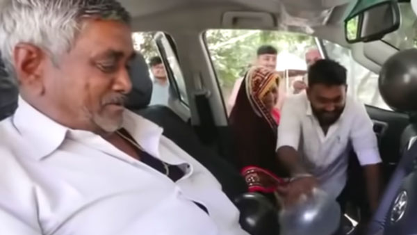 ಪೋಷಕರಿಗೆ ಐಷಾರಾಮಿ ಟೊಯೊಟಾ ಫಾರ್ಚೂನರ್ ಎಸ್ಯುವಿಯನ್ನು ಗಿಫ್ಟ್ ಕೊಟ್ಟ ಮಕ್ಕಳು