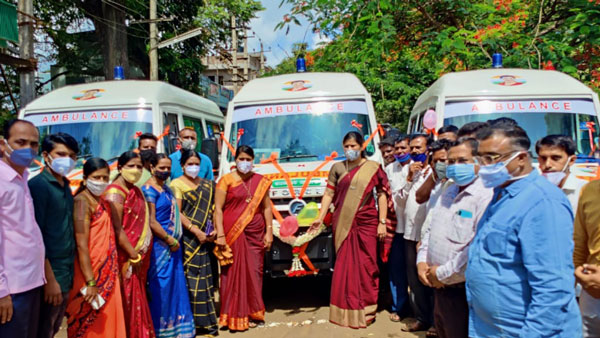 ಆ್ಯಂಬುಲೆನ್ಸ್ ಚಲಾಯಿಸಿ ಗಮನ ಸೆಳೆದ ಖಾನಾಪುರ ಶಾಸಕಿ ಅಂಜಲಿ ನಿಂಬಾಳ್ಕರ್