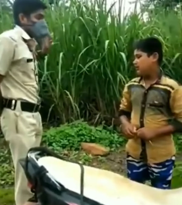 ಲಾಕ್ಡೌನ್ ಅವಧಿಯಲ್ಲಿ ಬೈಕ್ ಚಾಲನೆ ಮಾಡಿ ಲಾಕ್ ಆದ ಬಾಲಕ