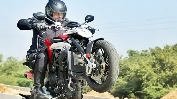ಬಿಎಂಡಬ್ಲ್ಯು ಆರ್ 1200 ಜಿಎಸ್ ಅಡ್ವೆಂಚರ್ ಬೈಕಿನೊಂದಿಗೆ ಕಾಣಿಸಿಕೊಂಡ ನಟ ಅಜಿತ್